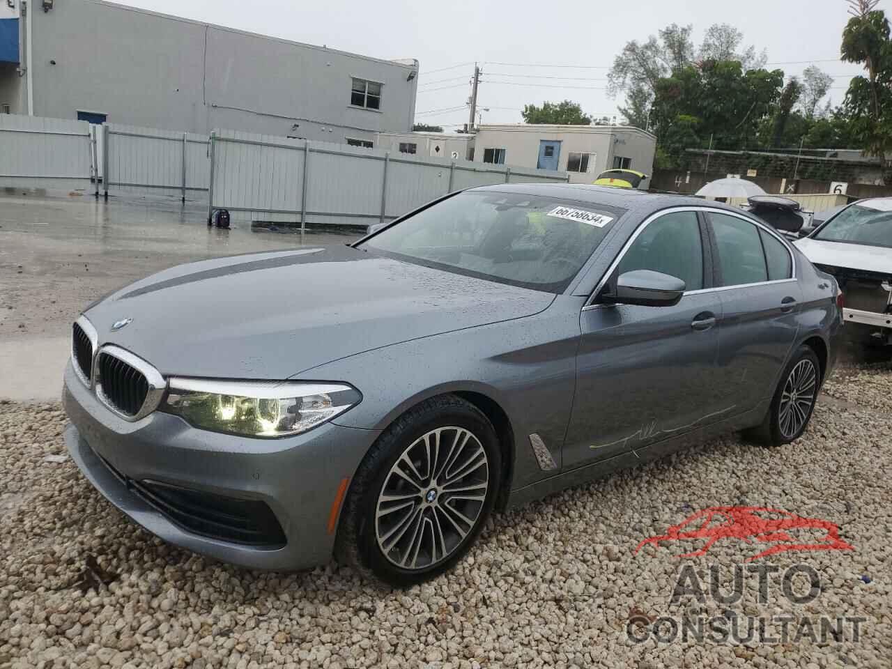 BMW 5 SERIES 2019 - WBAJA5C55KWW08101