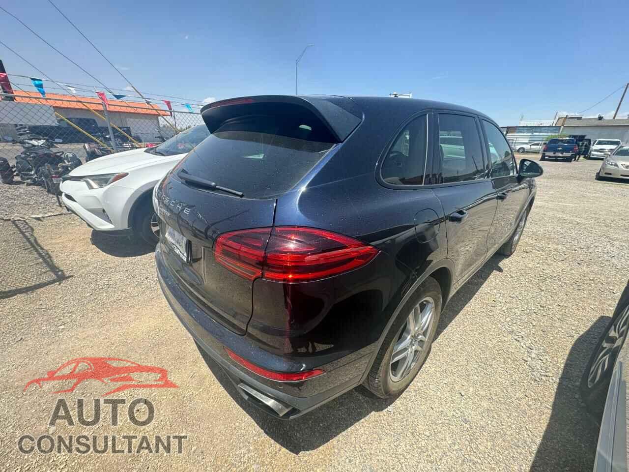 PORSCHE CAYENNE 2016 - WP1AA2A27GKA10373