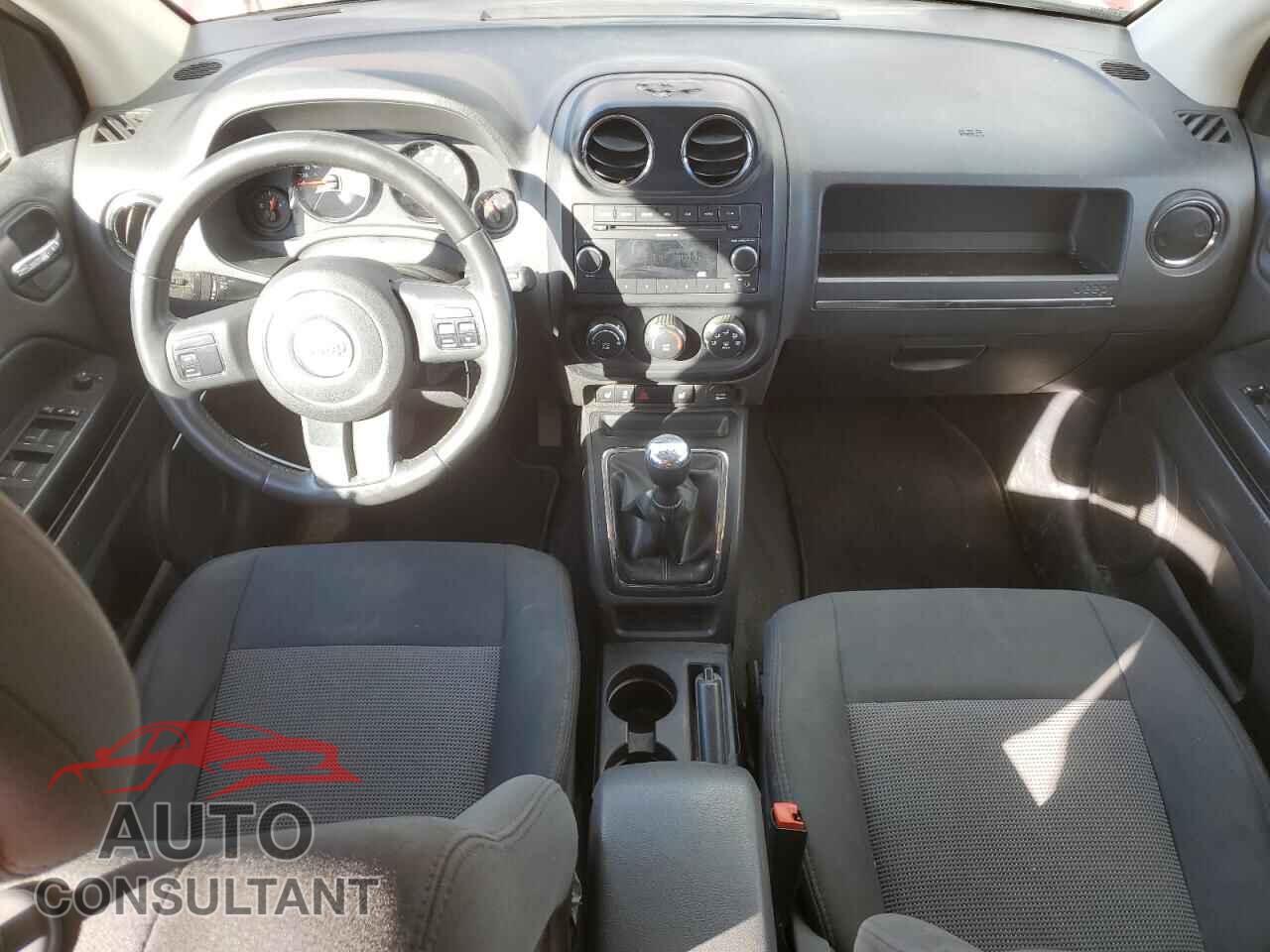 JEEP COMPASS 2011 - 1J4NF4FB4BD133760