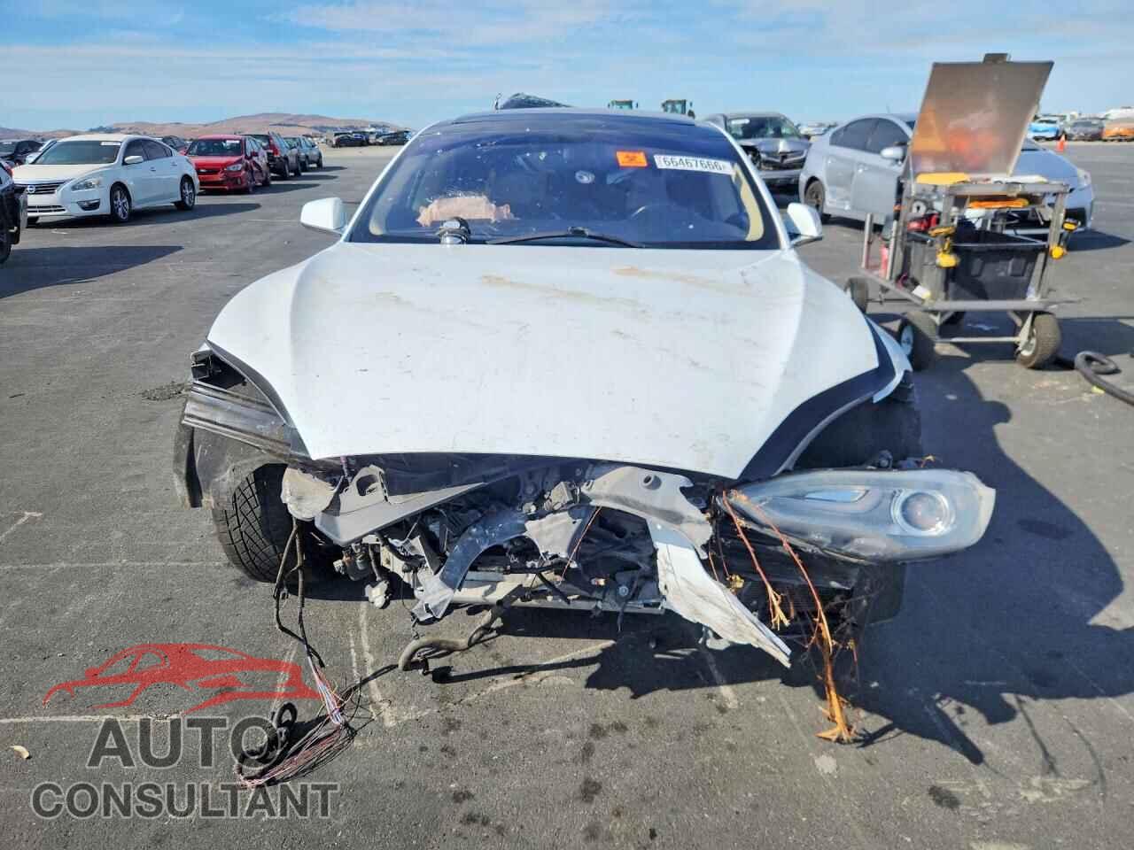 TESLA MODEL S 2013 - 5YJSA1DN7DFP25667