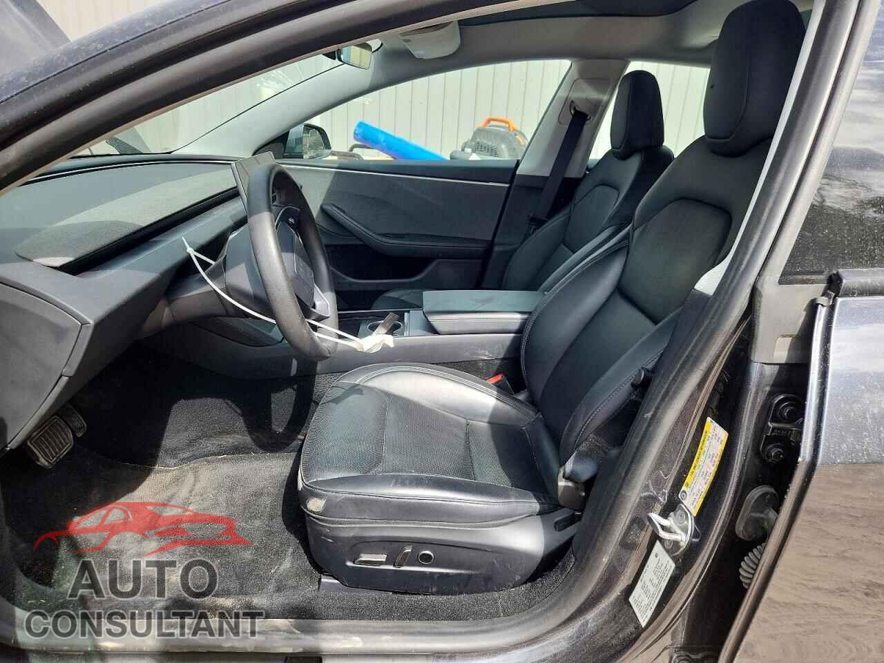 TESLA MODEL 3 2025 - 5YJ3E1EA4SF890917