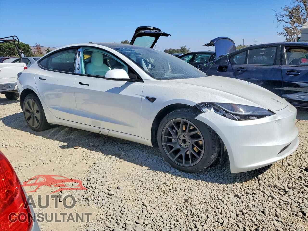 TESLA MODEL 3 2024 - 5YJ3E1EA8RF866632