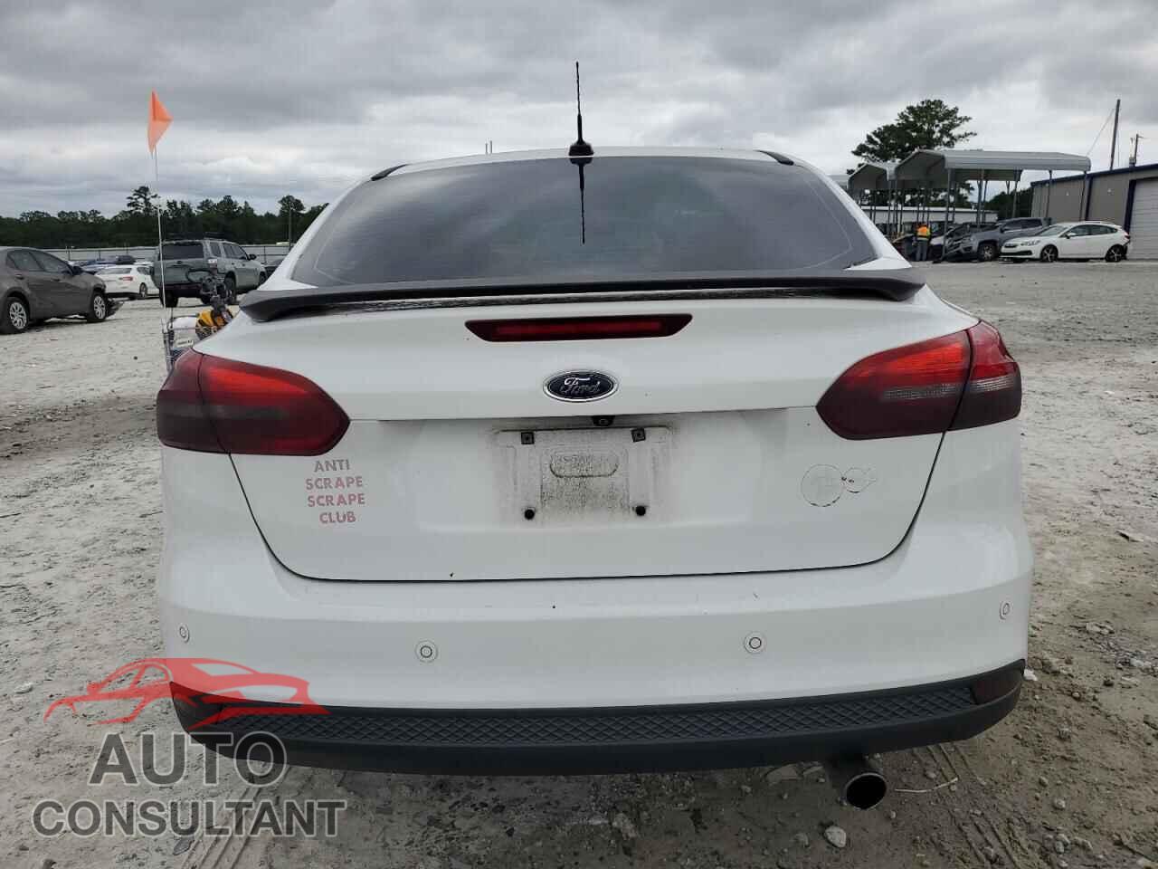 FORD FOCUS 2015 - 1FADP3F29FL253807