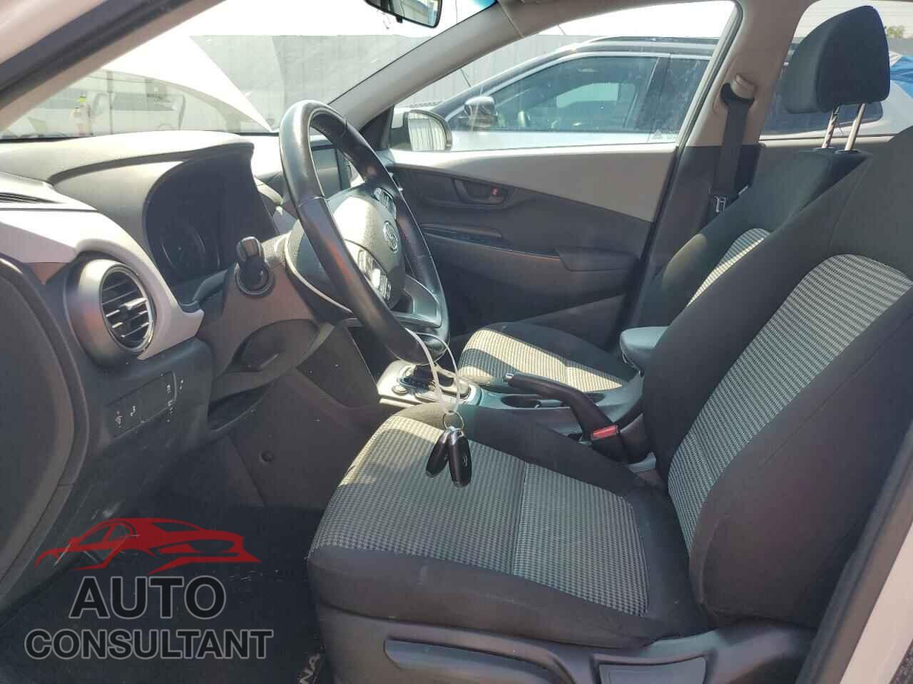 HYUNDAI KONA 2018 - KM8K2CAA1JU079650