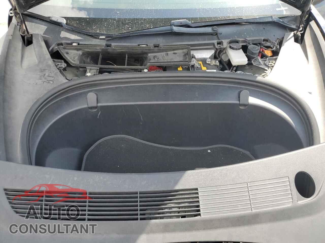 TESLA MODEL 3 2018 - 5YJ3E1EB7JF109377