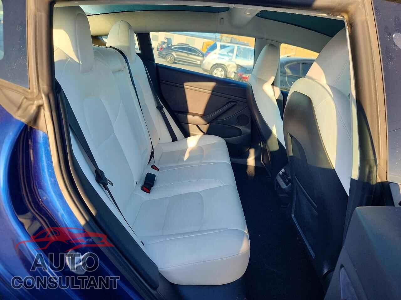 TESLA MODEL 3 2023 - 5YJ3E1EA5PF542955