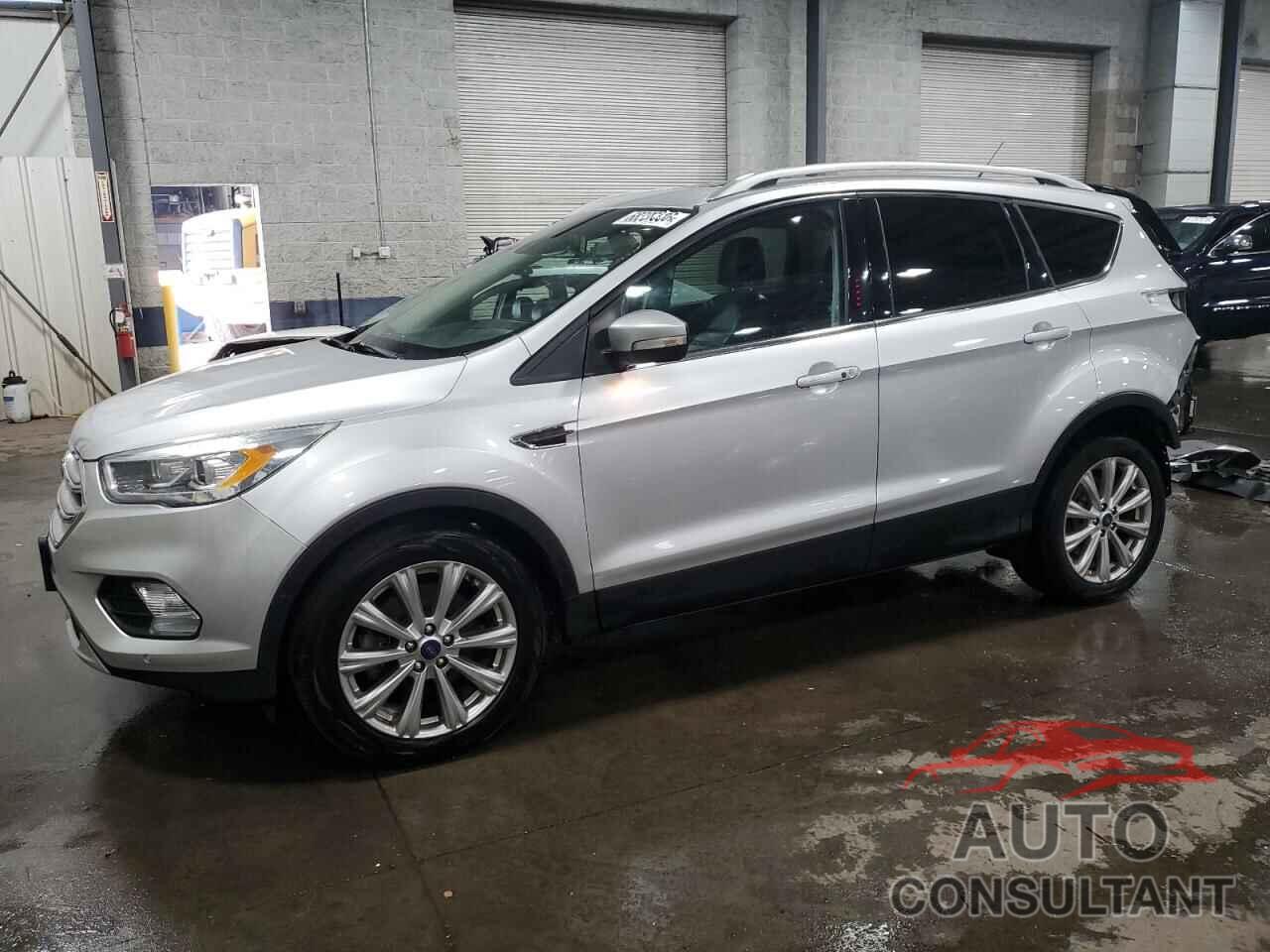FORD ESCAPE 2017 - 1FMCU0J93HUD28852