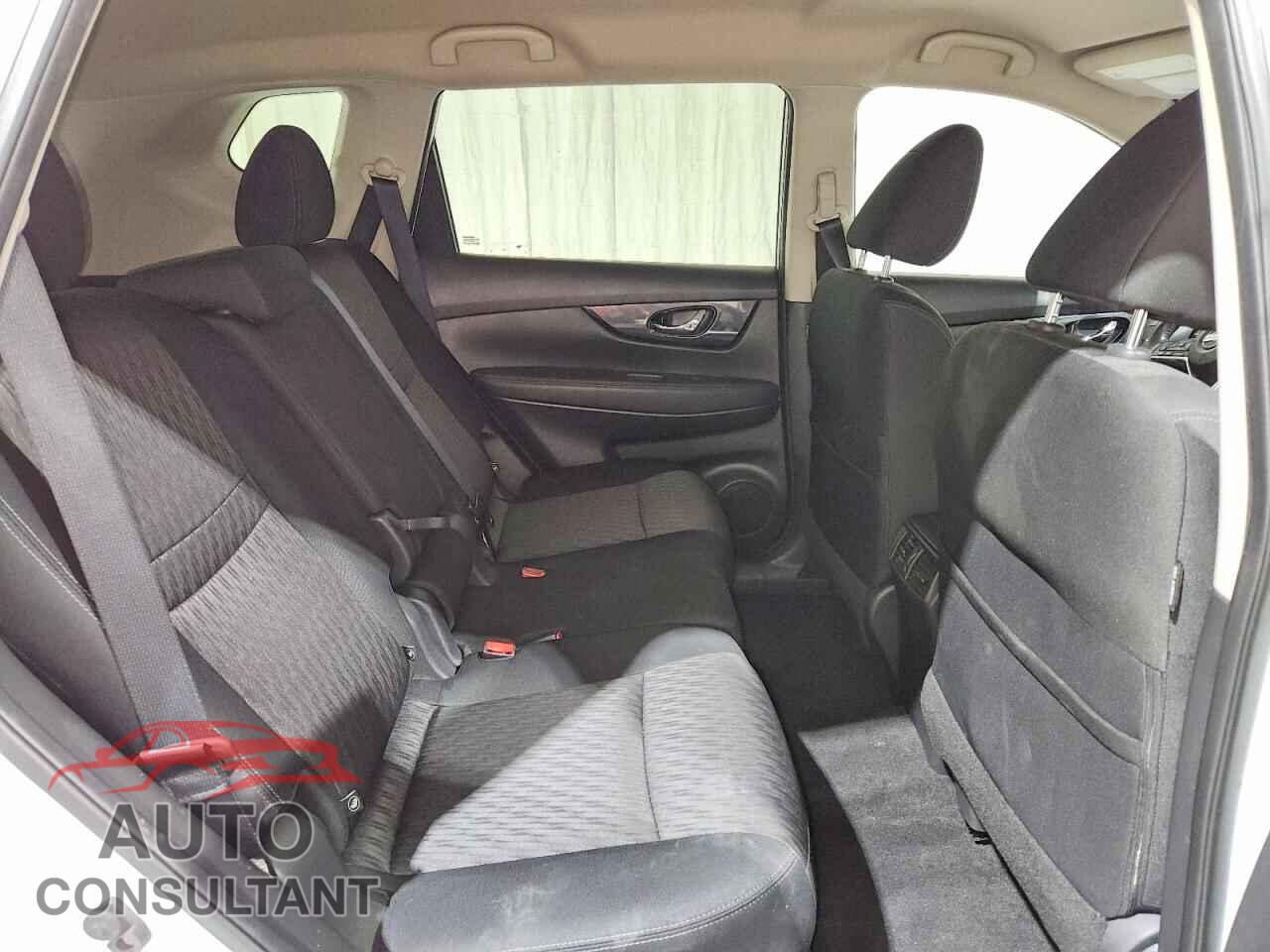 NISSAN ROGUE 2017 - KNMAT2MV2HP545956