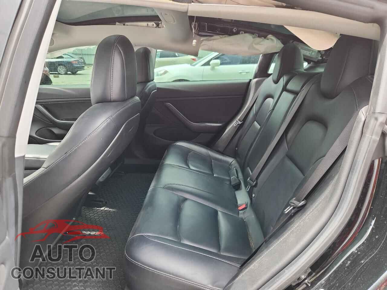 TESLA MODEL 3 2018 - 5YJ3E1EAXJF059114