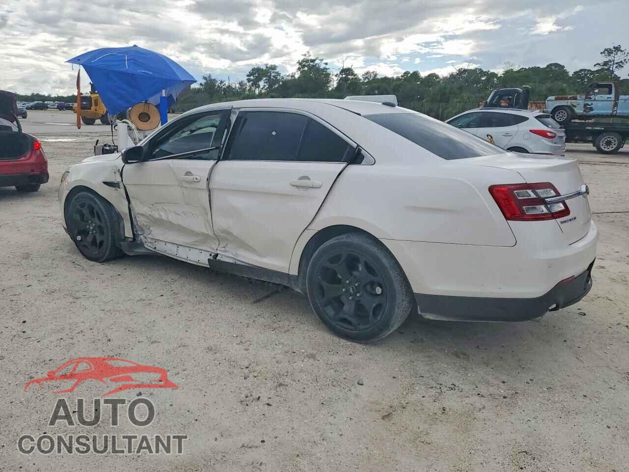 FORD TAURUS 2019 - 1FAHP2F81KG110997