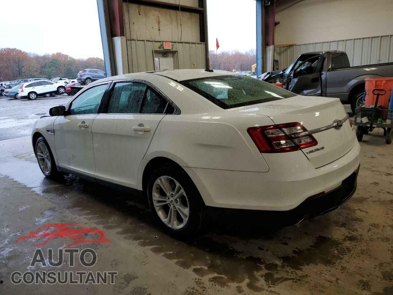 FORD TAURUS 2015 - 1FAHP2D82FG208459