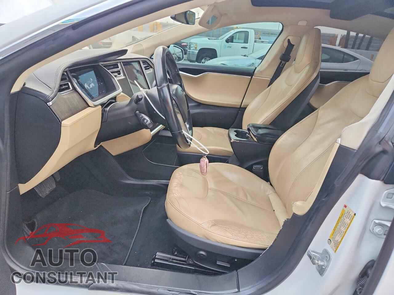 TESLA MODEL S 2013 - 5YJSA1CN3DFP16921