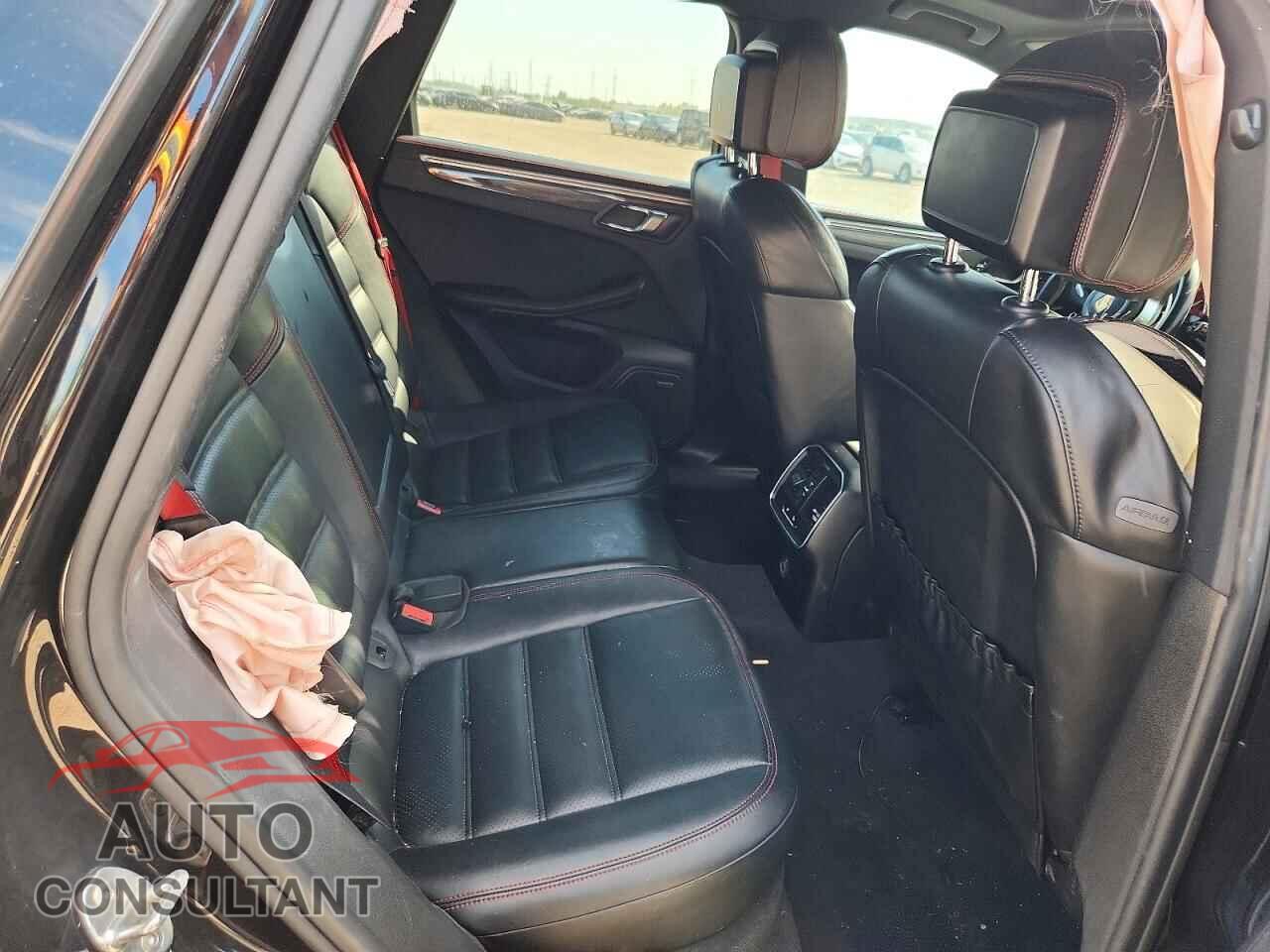 PORSCHE MACAN 2017 - WP1AG2A57HLB56468