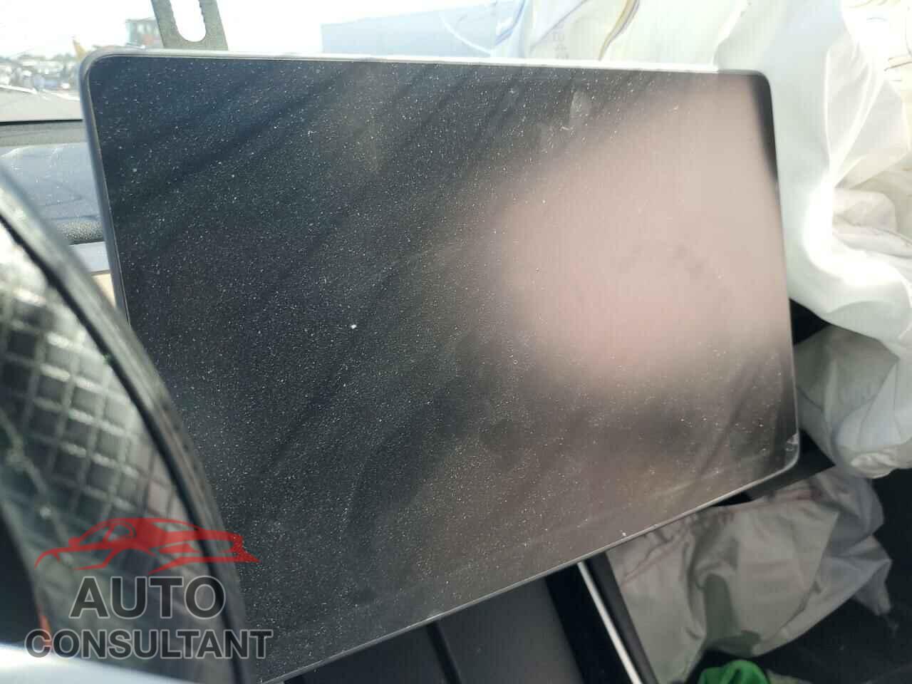 TESLA MODEL 3 2018 - 5YJ3E1EA8JF039654