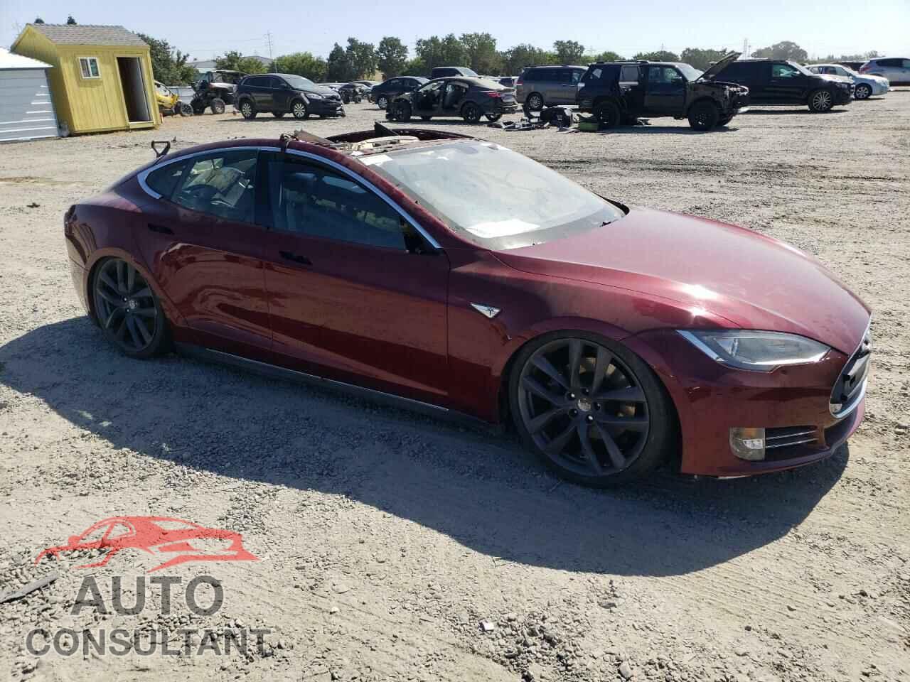 TESLA MODEL S 2012 - 5YJSA1DP2CFS01004