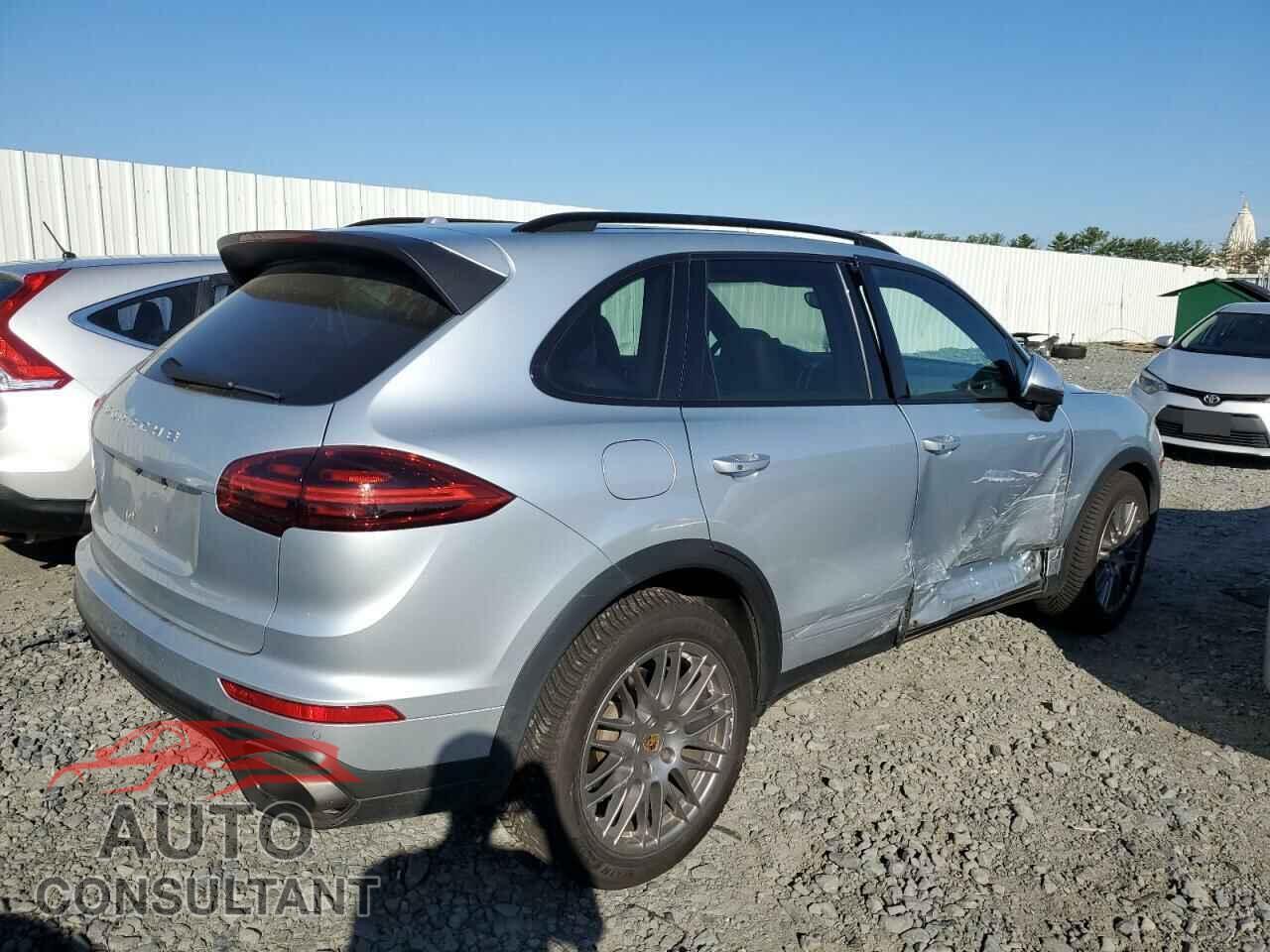 PORSCHE CAYENNE 2017 - WP1AA2A25HKA81282