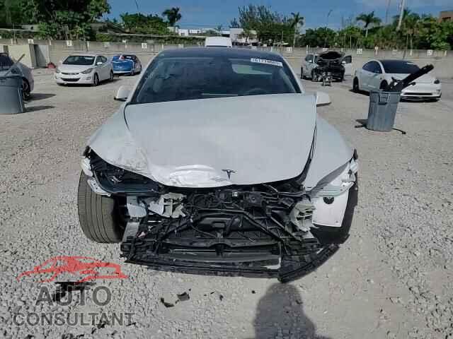 TESLA MODEL 3 2025 - 5YJ3E1EA2SF975464