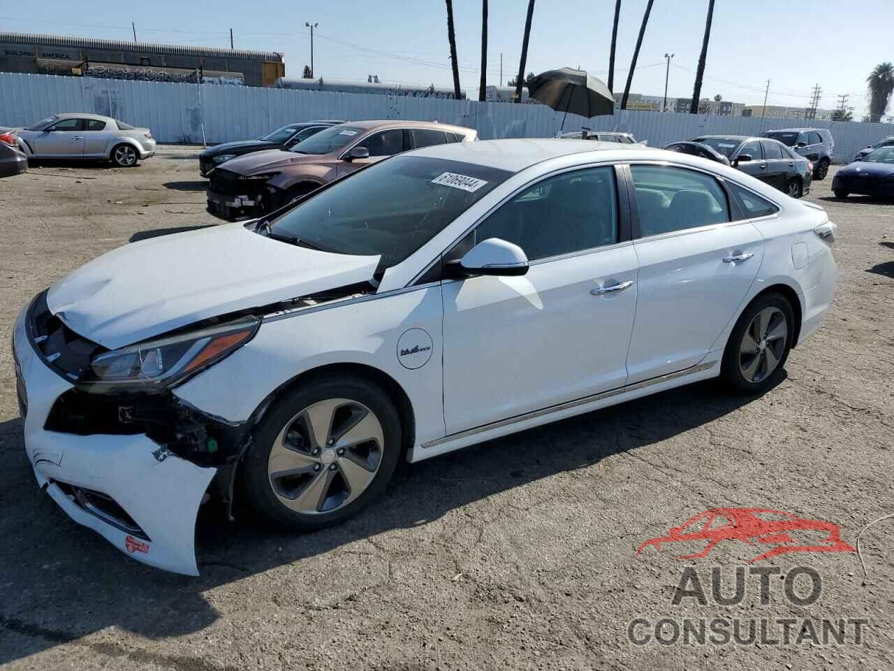 HYUNDAI SONATA 2017 - KMHE14L23HA066177