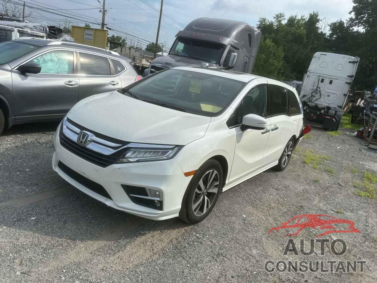 HONDA ODYSSEY 2018 - 5FNRL6H98JB014221