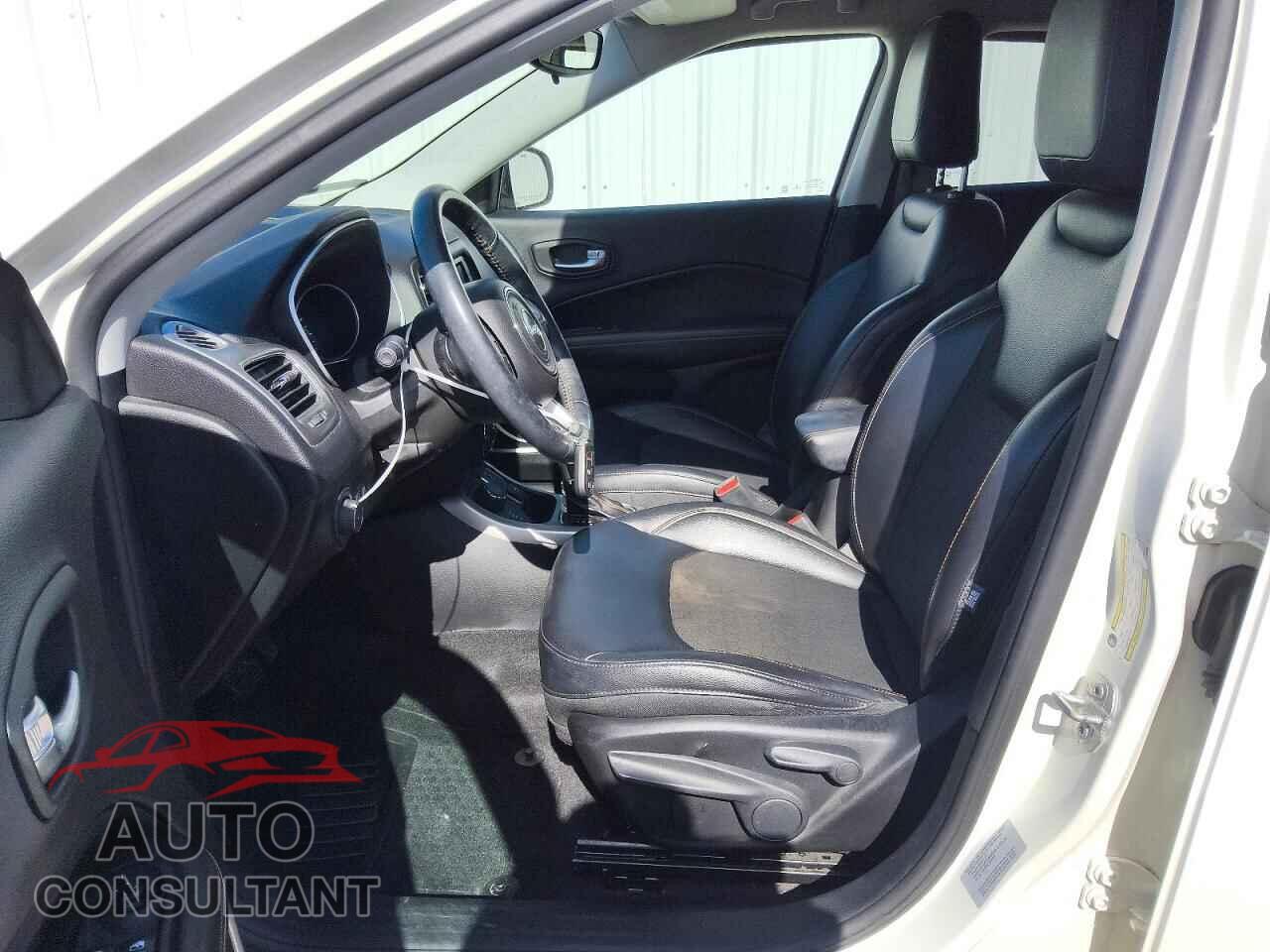 JEEP COMPASS 2018 - 3C4NJDBB5JT138839