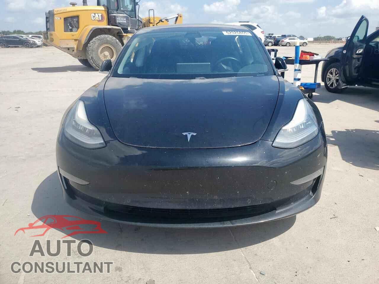 TESLA MODEL 3 2018 - 5YJ3E1EAXJF123457
