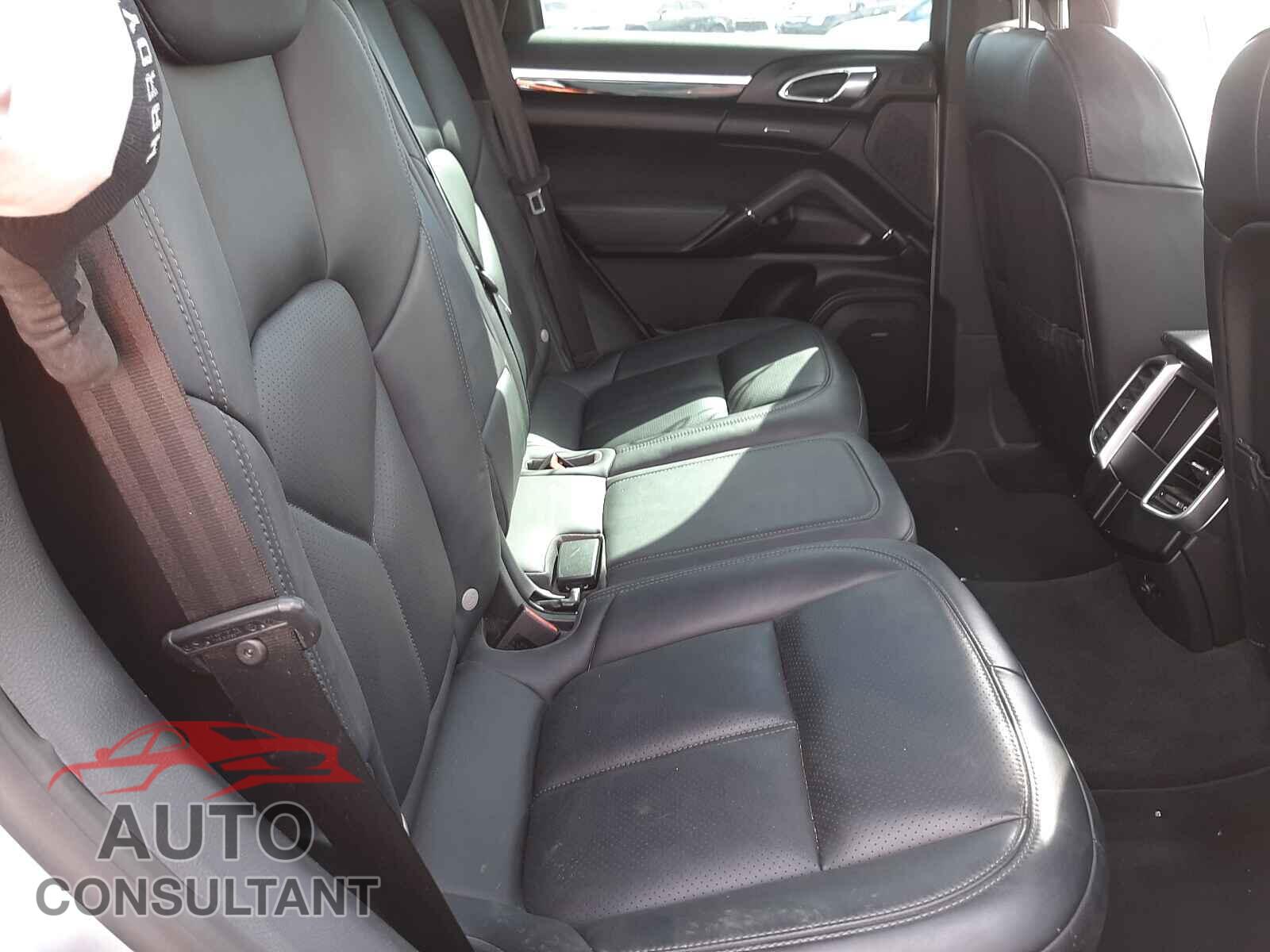 PORSCHE CAYENNE 2016 - WP1AA2A2XGLA04741