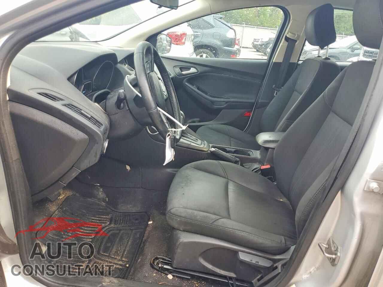 FORD FOCUS 2017 - 1FADP3F23HL255846