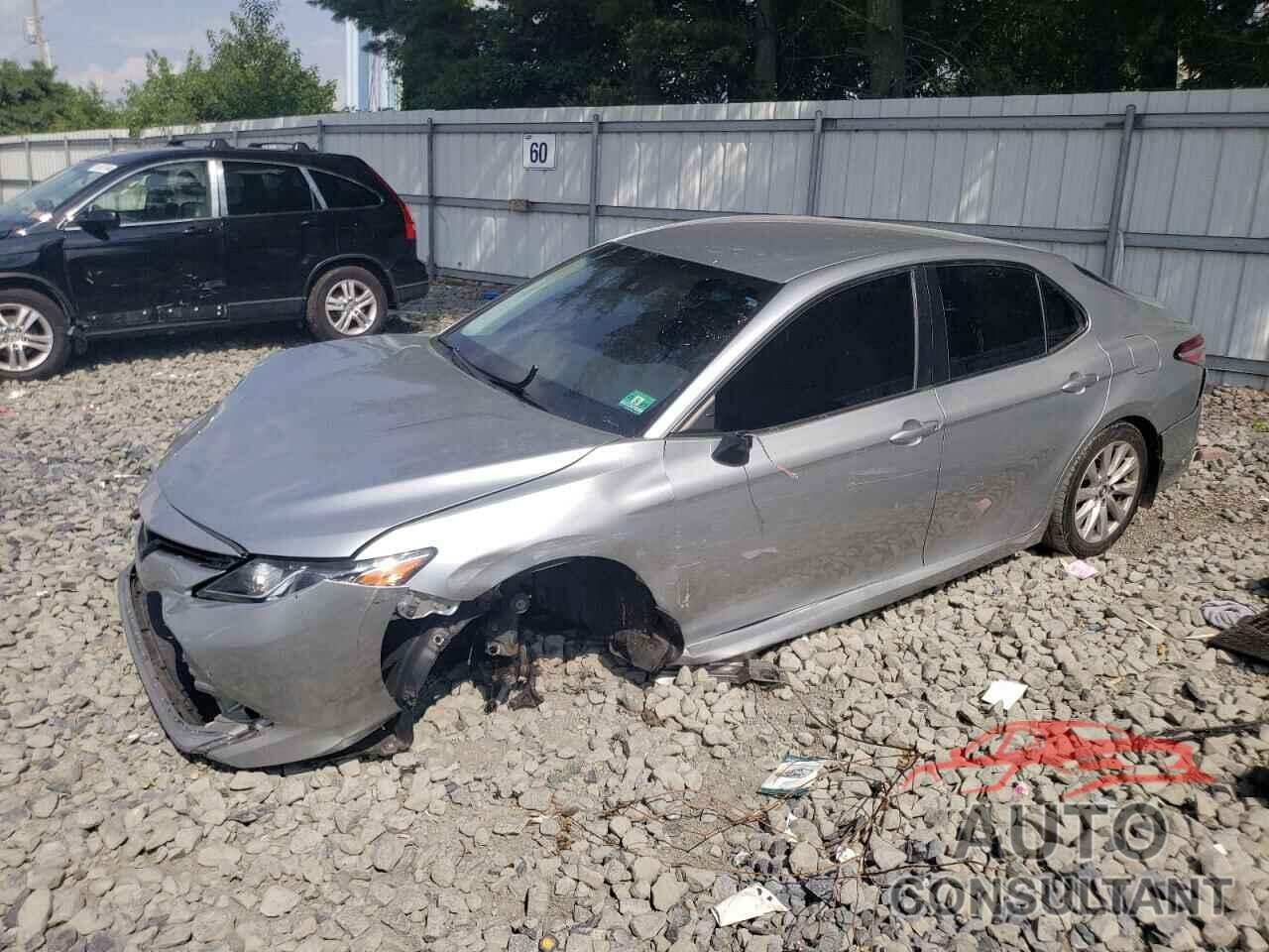 TOYOTA CAMRY 2018 - 4T1B11HK0JU118007