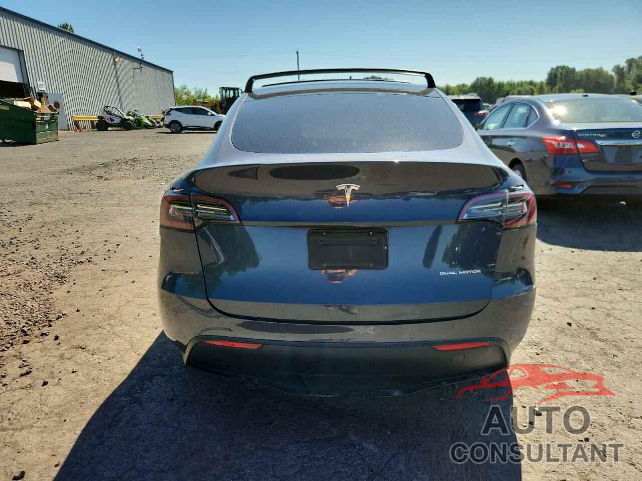 TESLA MODEL Y 2020 - 5YJYGDEE1LF016353