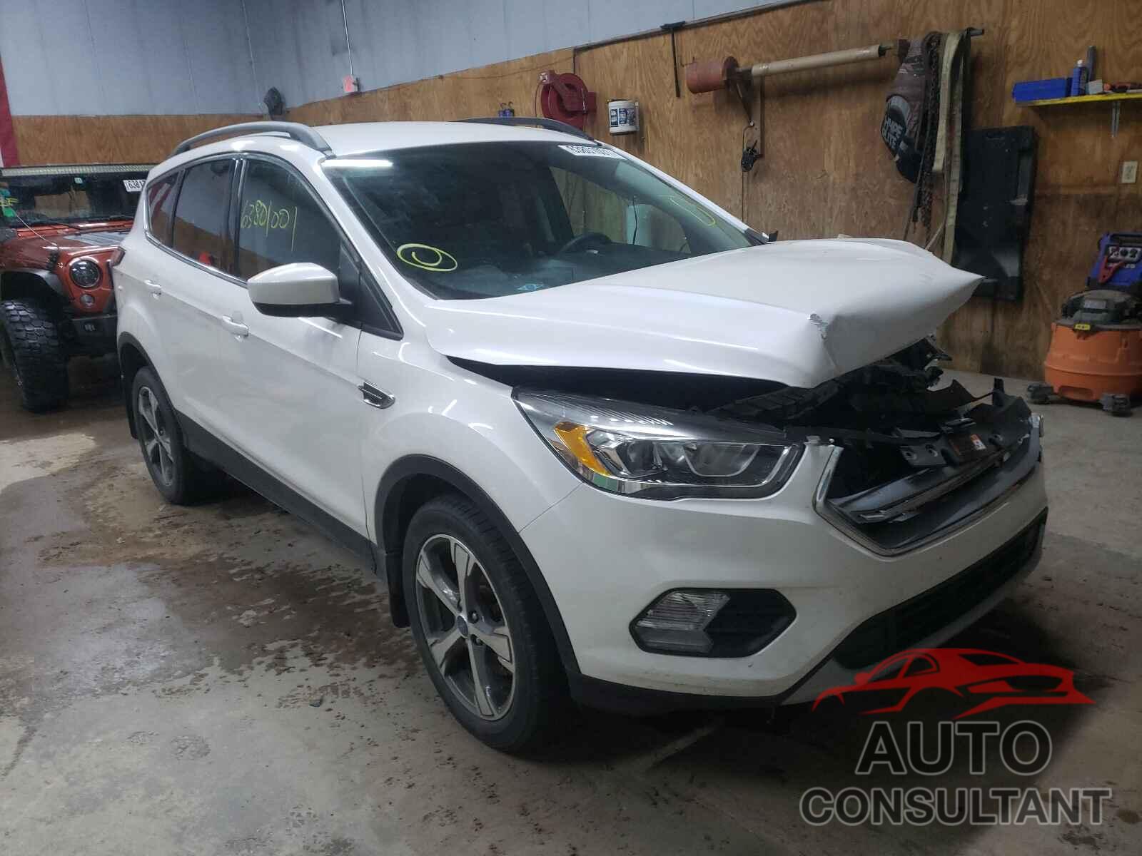 FORD ESCAPE 2017 - 1FMCU9G94HUE53838