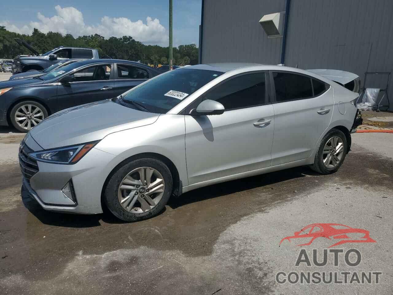 HYUNDAI ELANTRA 2019 - 5NPD84LF1KH444236