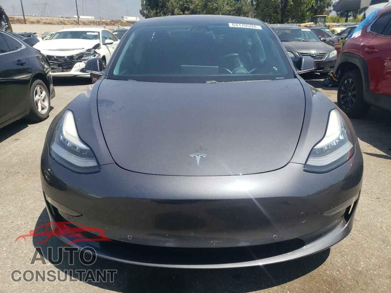 TESLA MODEL 3 2018 - 5YJ3E1EB9JF090962