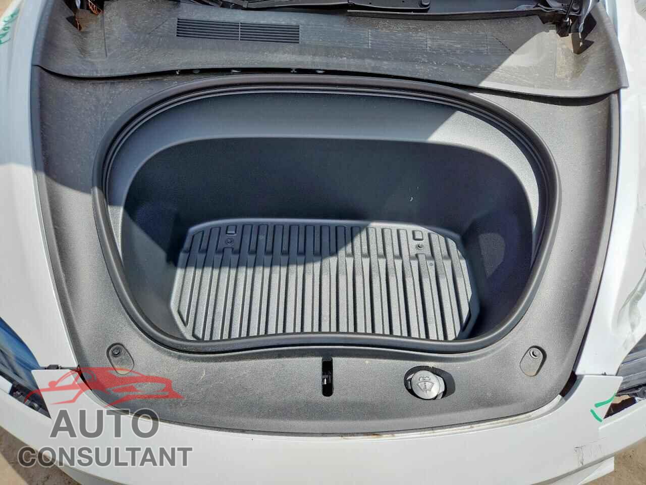 TESLA MODEL 3 2025 - 5YJ3E1EA2SF904197