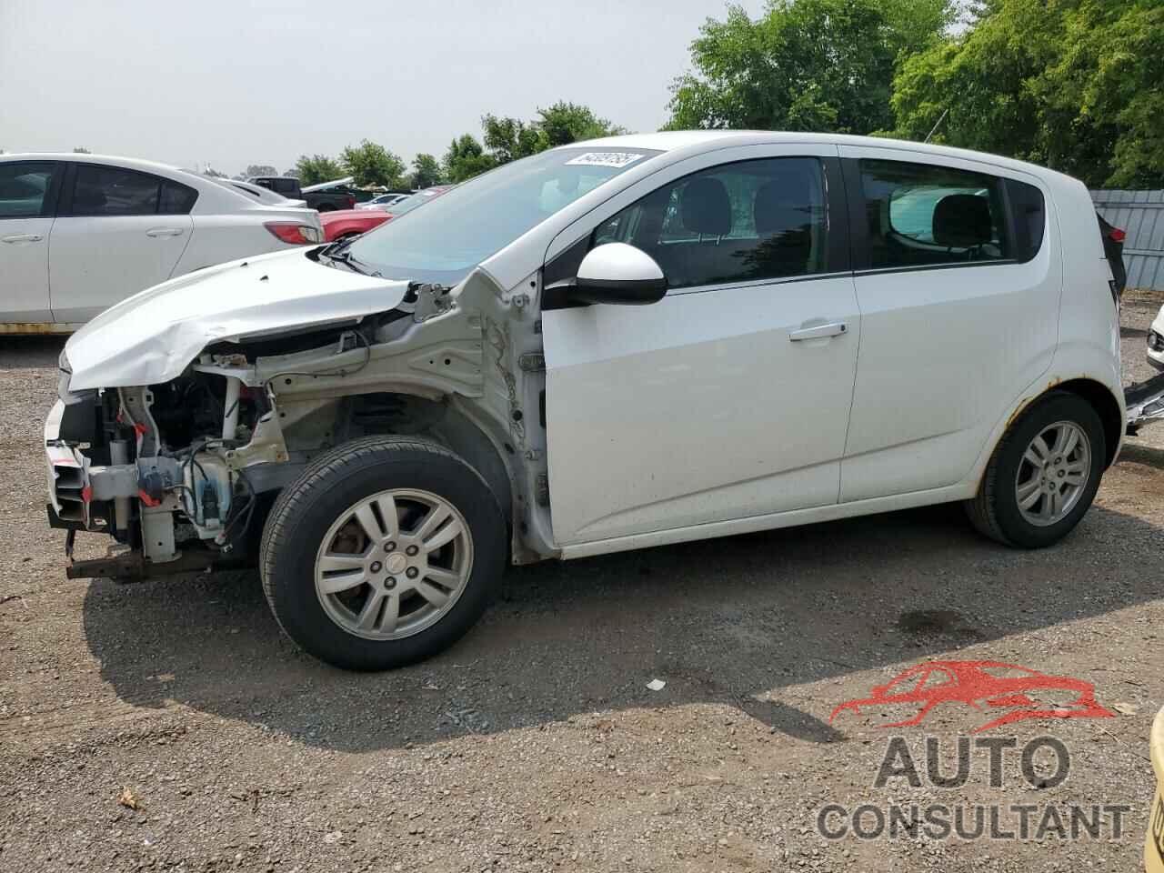 CHEVROLET SONIC 2015 - 1G1JC6SH5F4129430