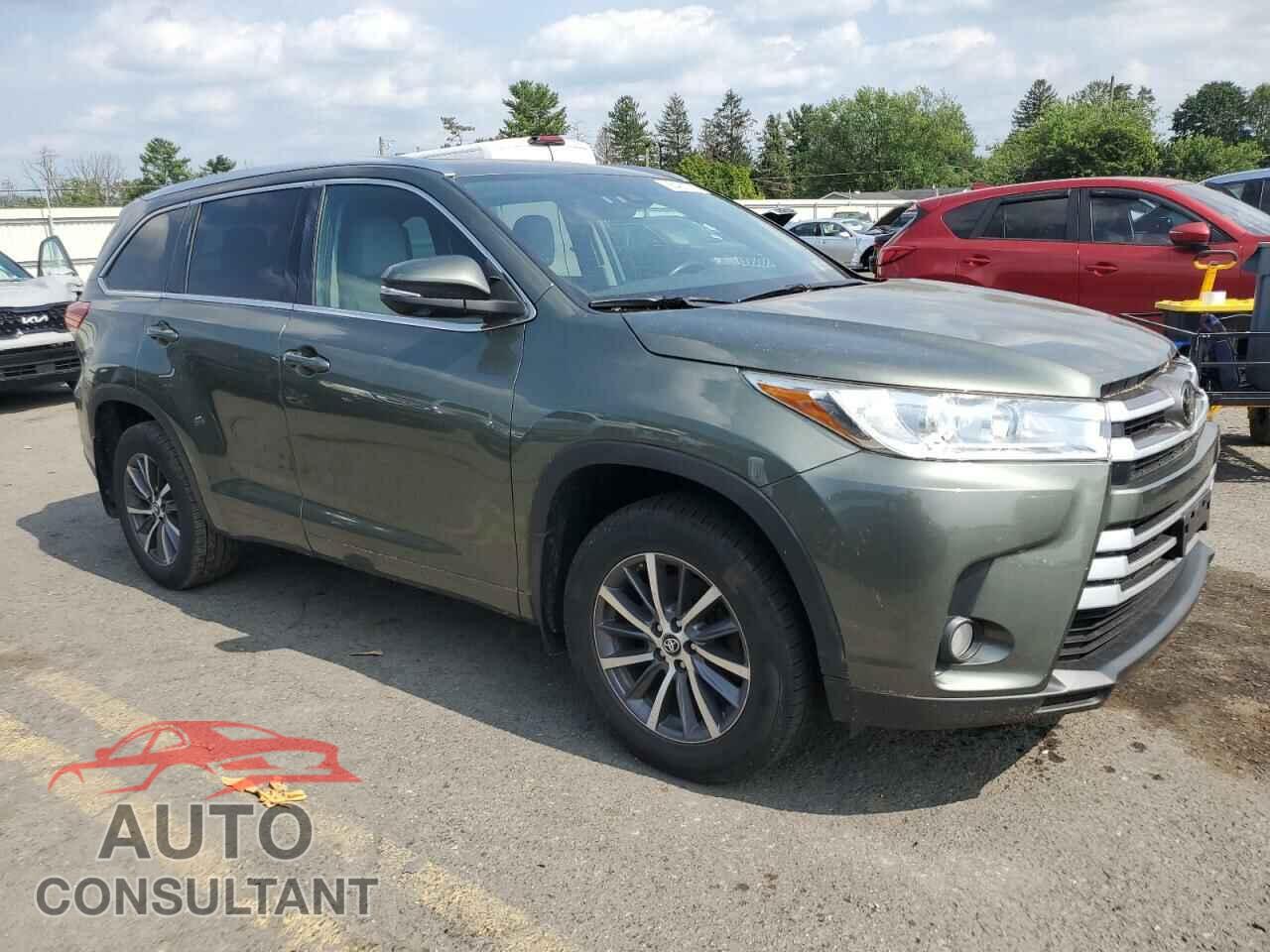 TOYOTA HIGHLANDER 2018 - 5TDJZRFH0JS490448