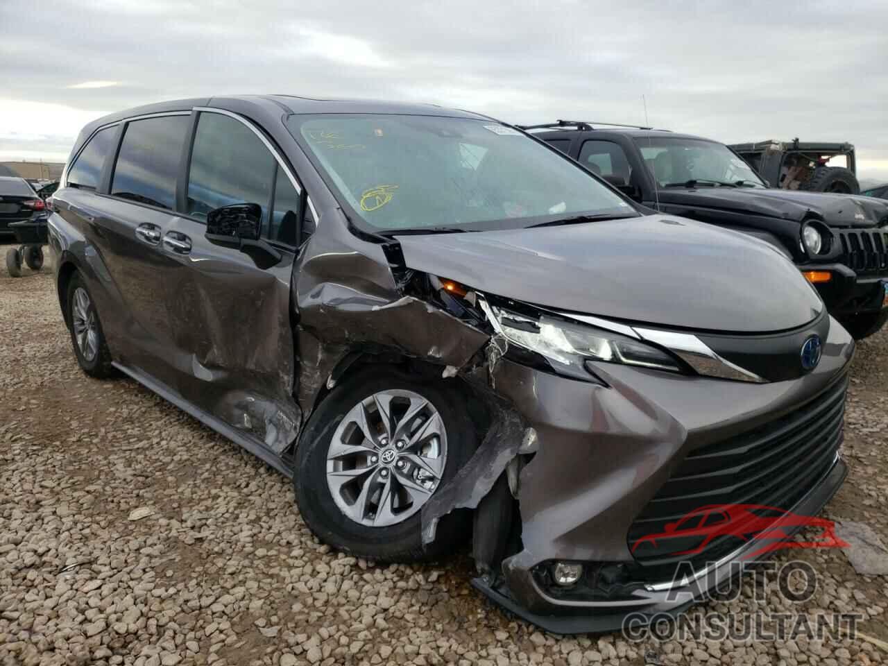 TOYOTA SIENNA 2021 - 5TDYSKFC9MS024231