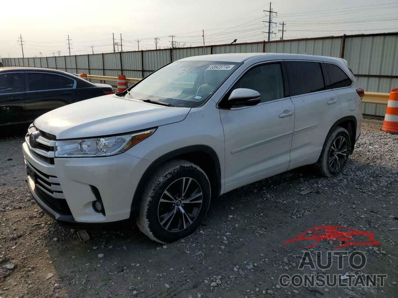 TOYOTA HIGHLANDER 2018 - 5TDZZRFH6JS282299