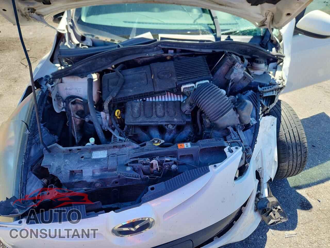 MAZDA 2 2013 - JM1DE1KY2D0156056