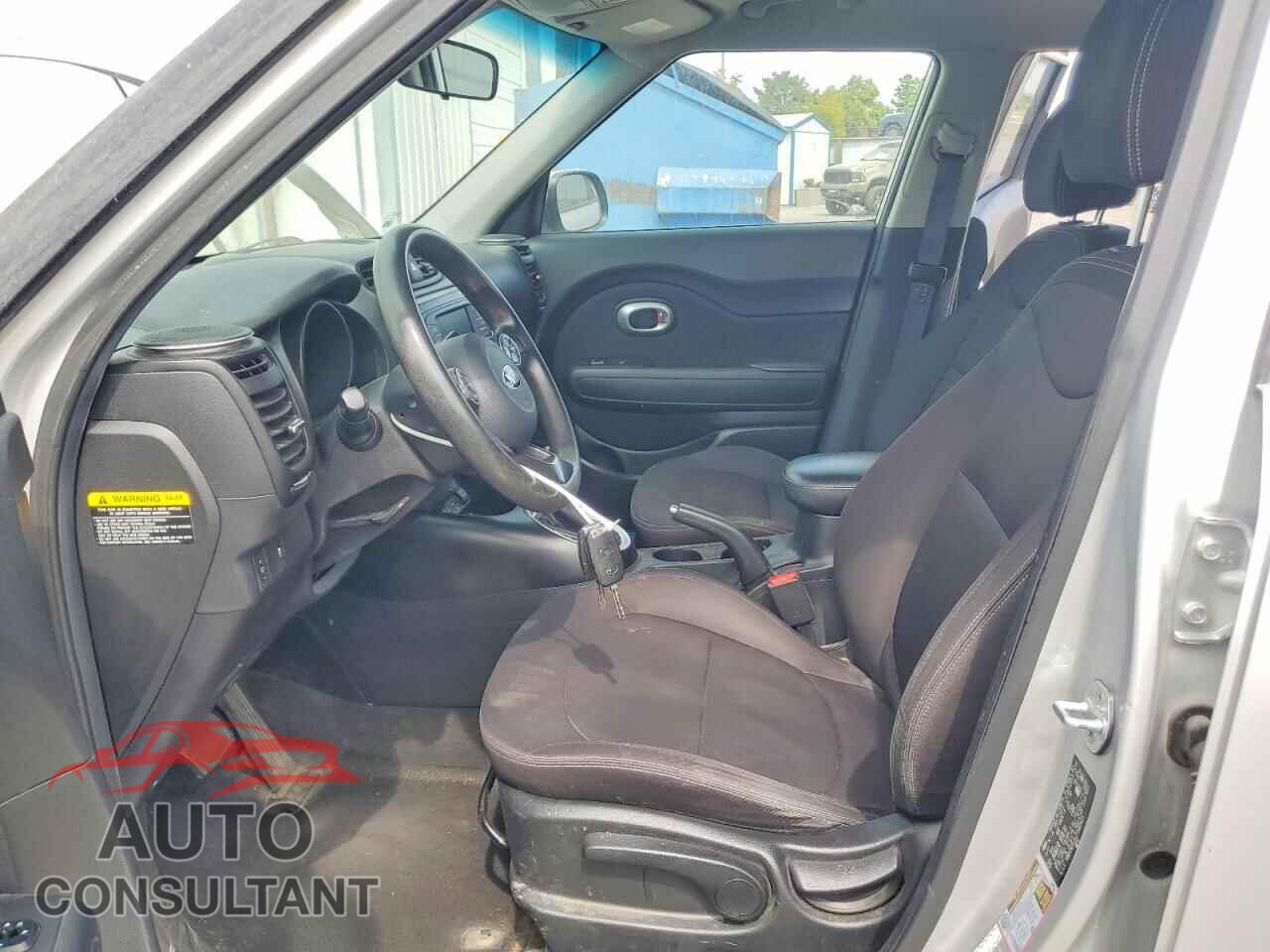 KIA SOUL 2018 - KNDJN2A2XJ7582425