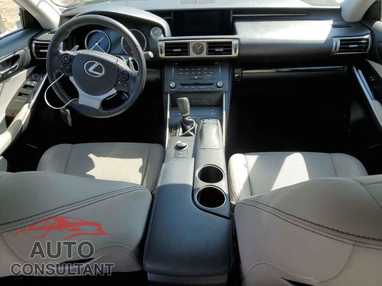 LEXUS IS 2015 - JTHCF1D20F5027903