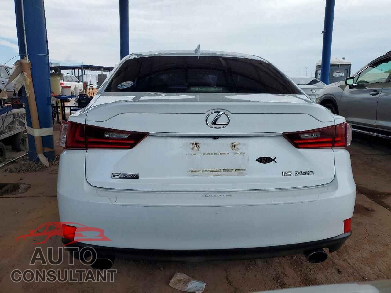 LEXUS IS 2015 - JTHBF1D24F5052041