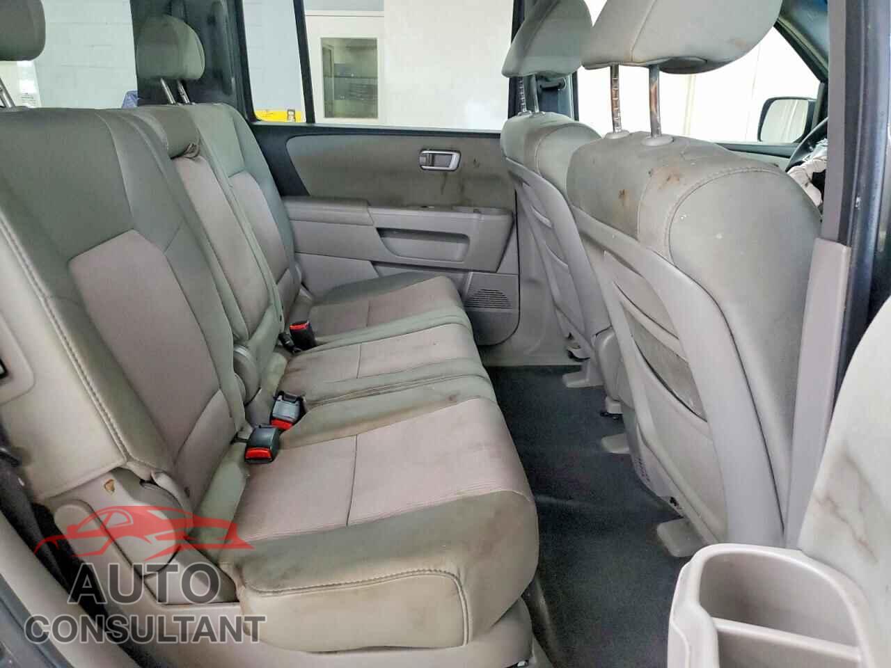 HONDA PILOT 2011 - 5FNYF4H40BB037604