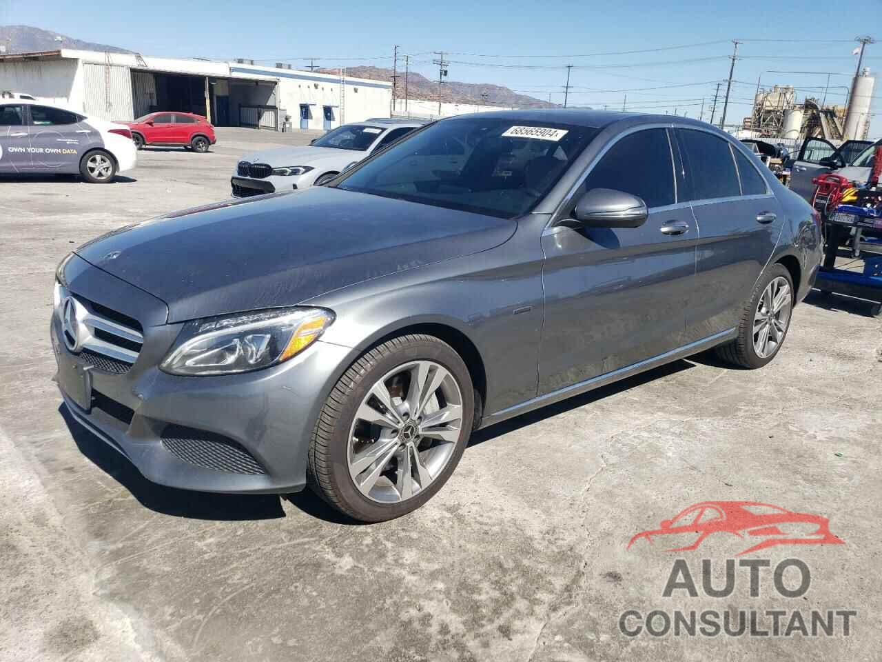 MERCEDES-BENZ C-CLASS 2018 - 55SWF4HB9JU258816