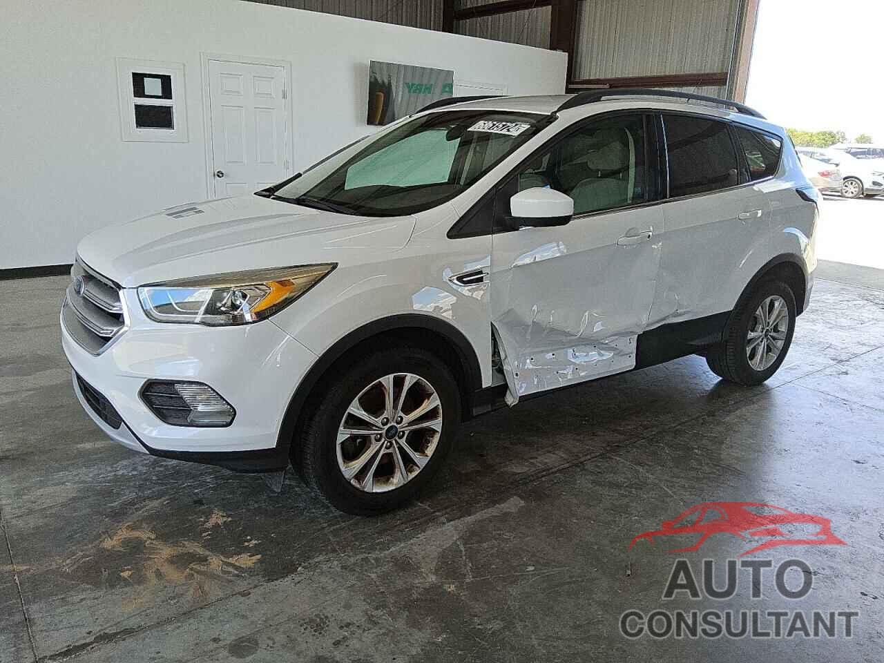 FORD ESCAPE 2017 - 1FMCU9G91HUC12531