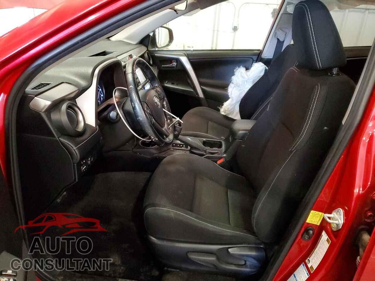 TOYOTA RAV4 2017 - JTMRFREV6HJ171632