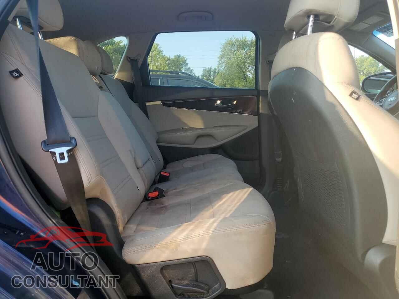 KIA SORENTO 2017 - 5XYPGDA33HG300339