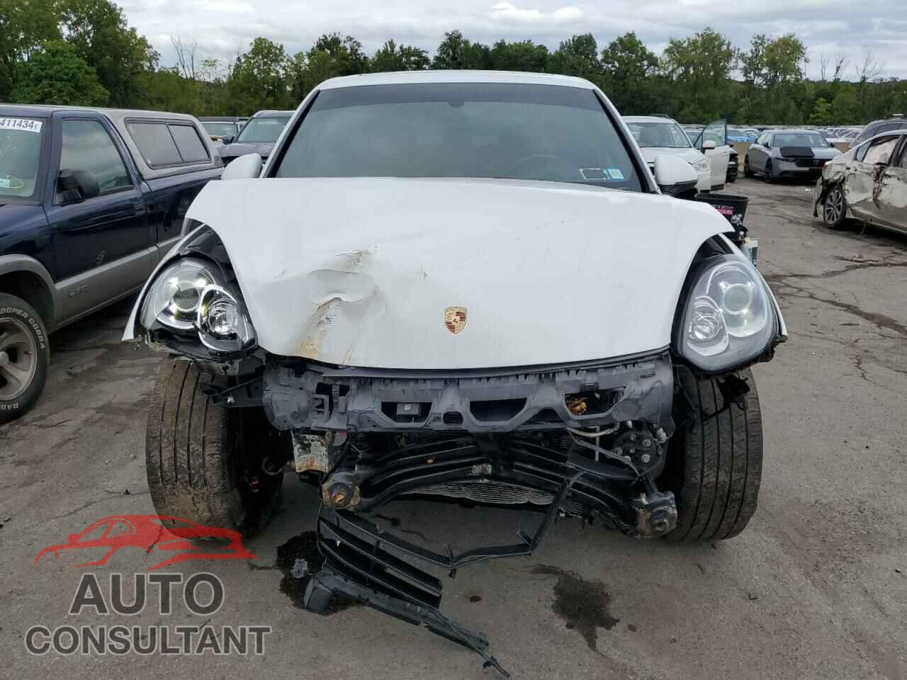 PORSCHE CAYENNE 2017 - WP1AA2A22HKA90747