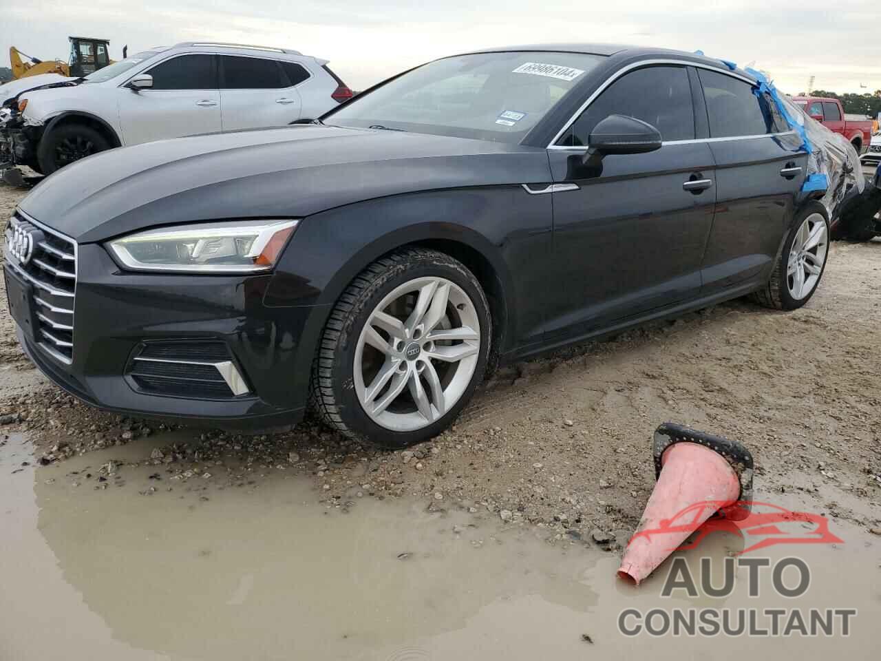 AUDI A5 2019 - WAUANCF57KA008617