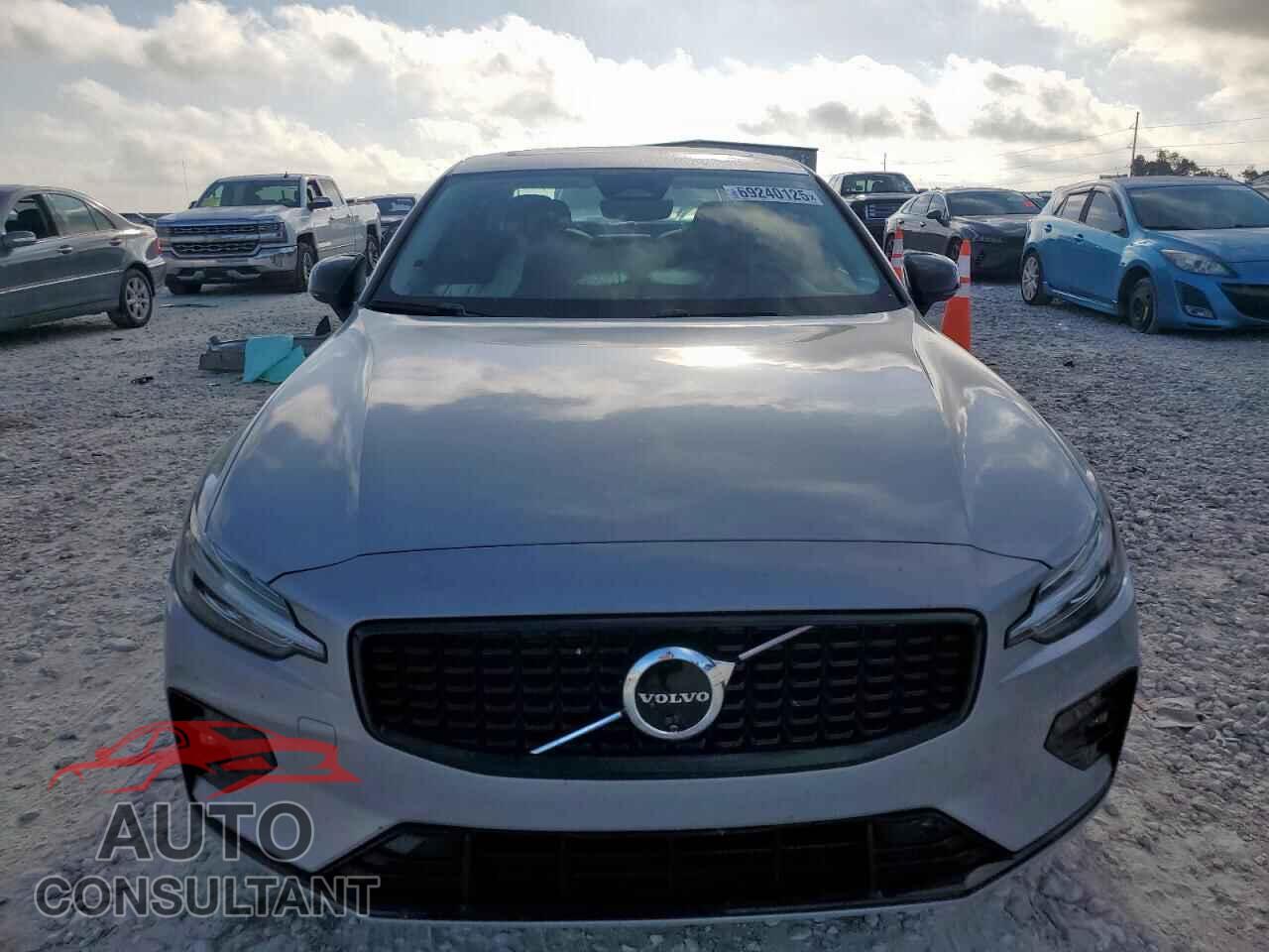 VOLVO S60 PLUS 2025 - 7JRL12FC2SG367288