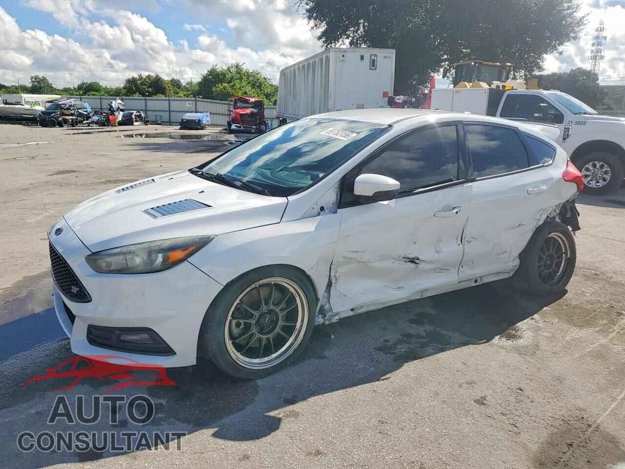 FORD FOCUS 2016 - 1FADP3L91GL309175